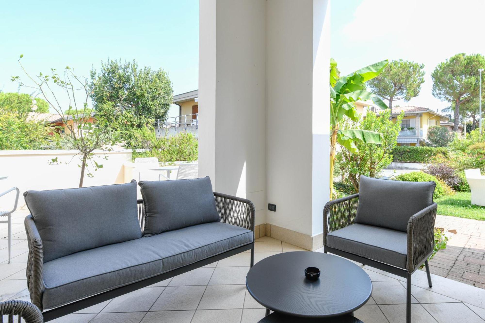 Hotel Arya By Mauro Sirmione Exterior photo
