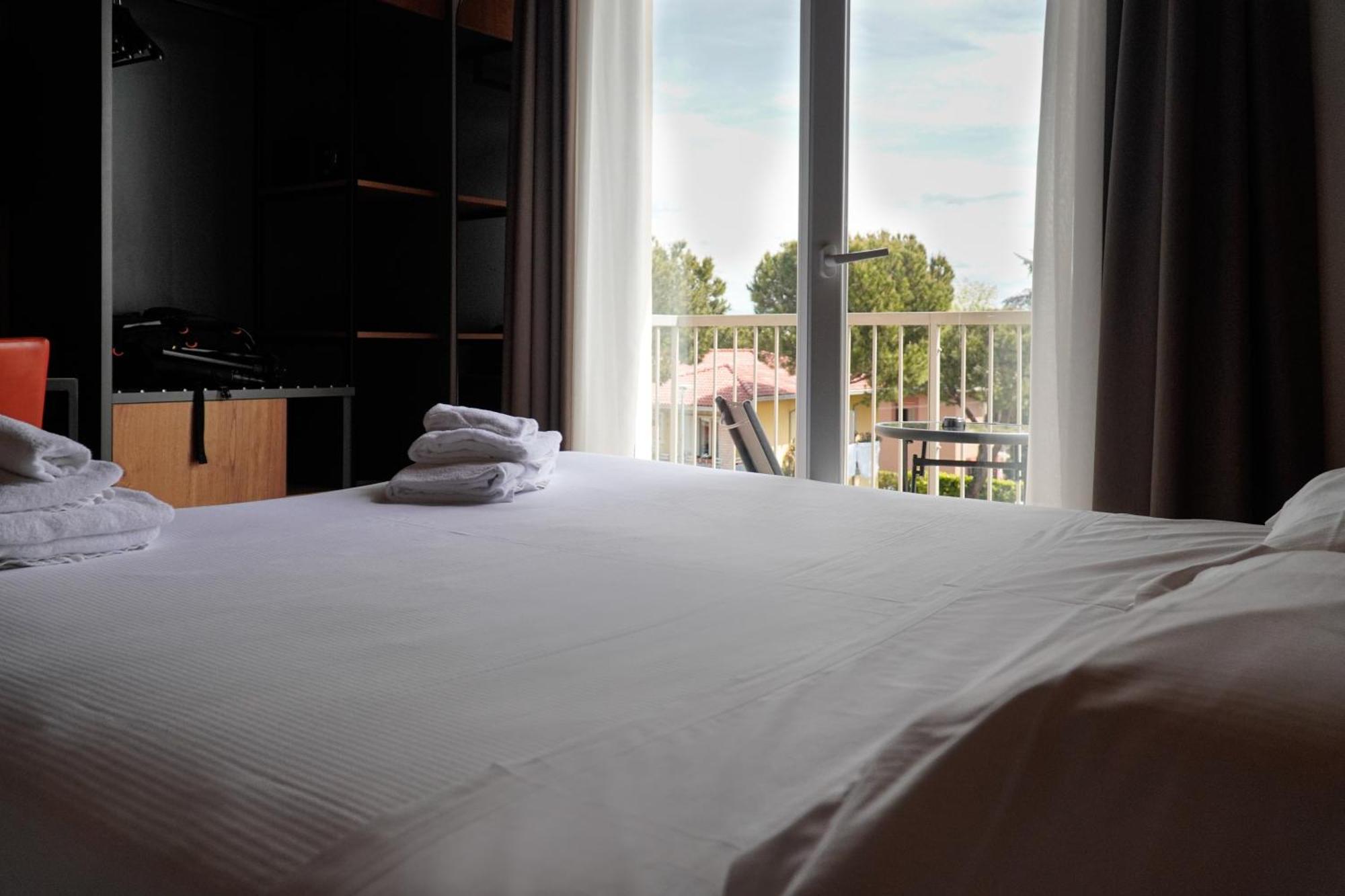 Hotel Arya By Mauro Sirmione Exterior photo