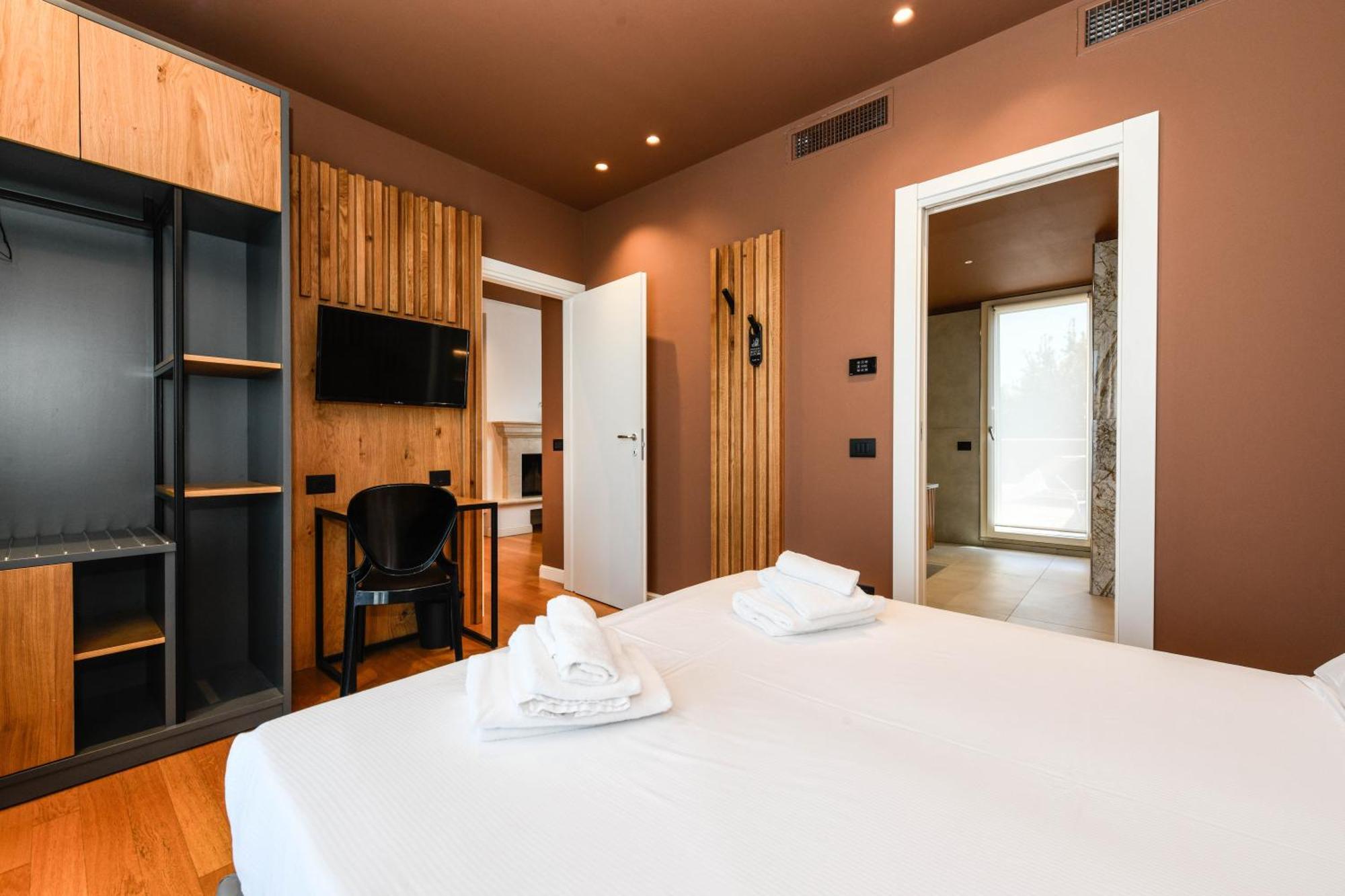 Hotel Arya By Mauro Sirmione Exterior photo