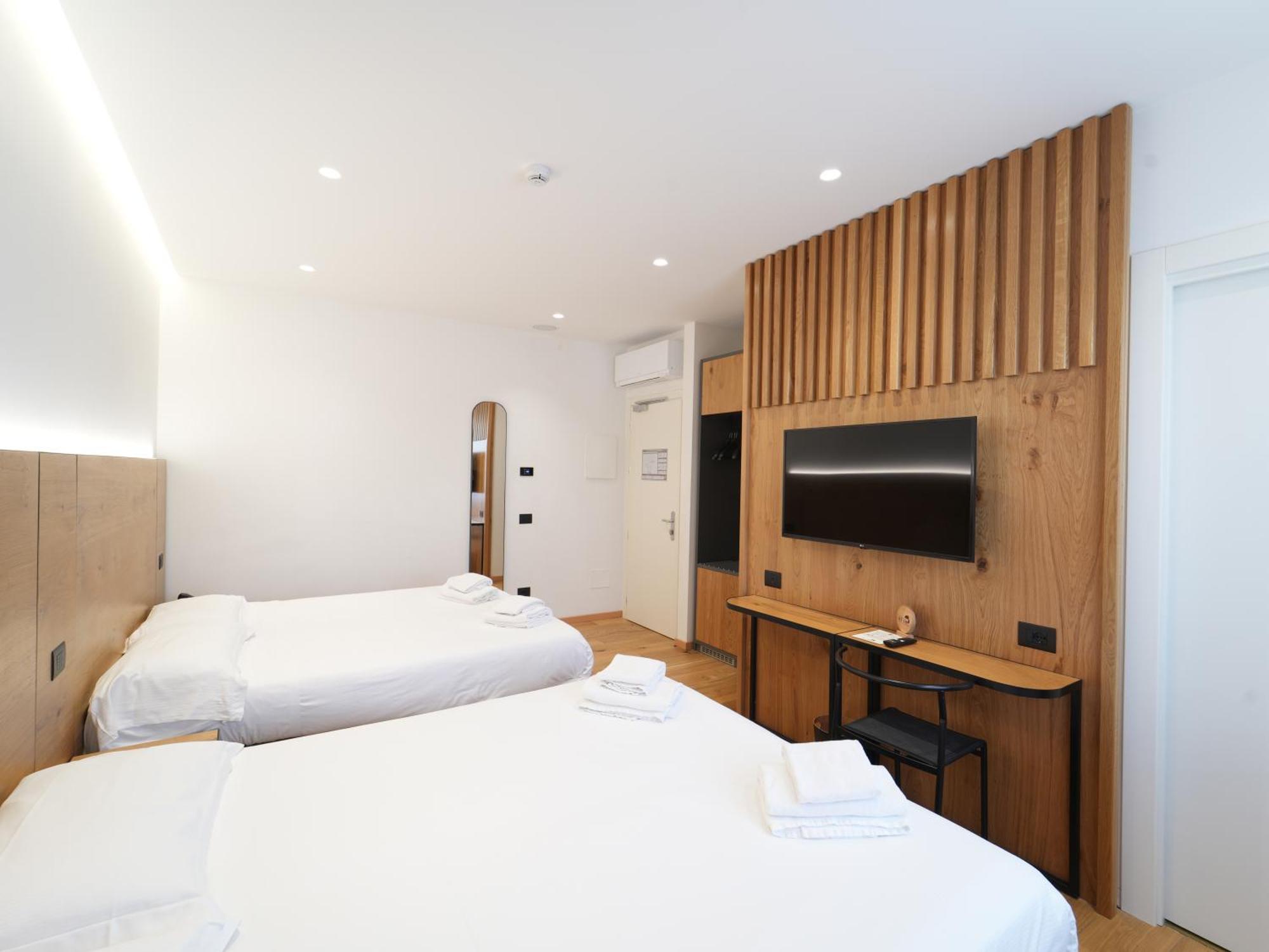 Hotel Arya By Mauro Sirmione Exterior photo